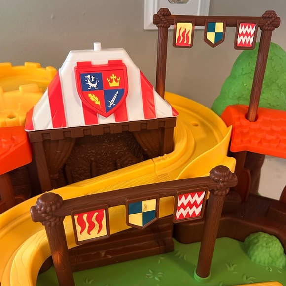 Fisher Price Little People Mike the Knight Klip Klop Arena - Picture 5 of 6